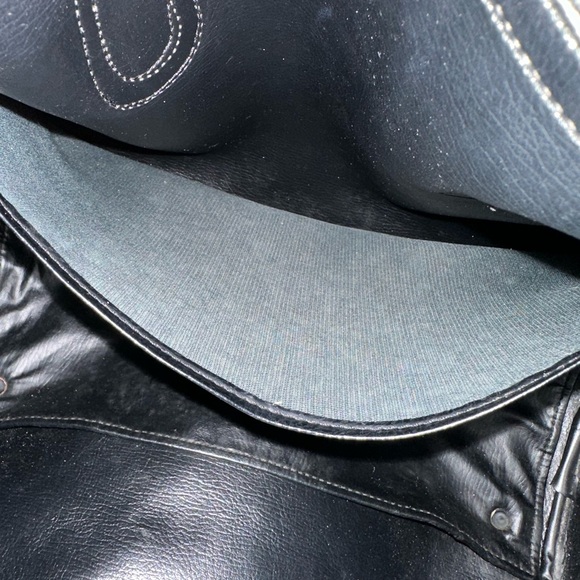 Authentic Burberry Boston Bag- includes COA. - Picture 3 of 15